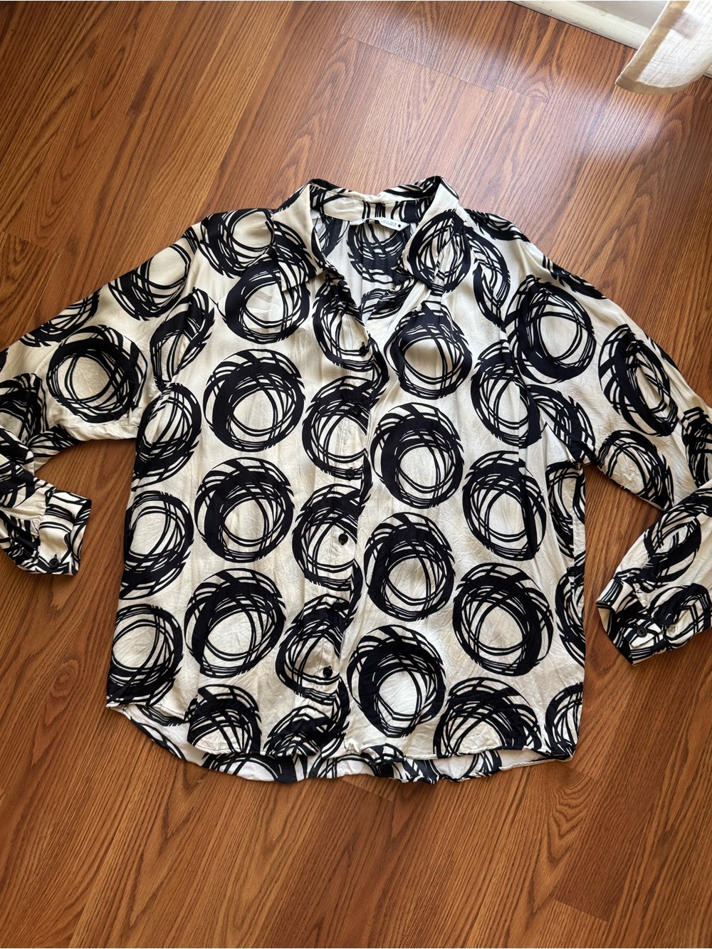 Zara Abstract Circle Print Button Front Blouse Size Large